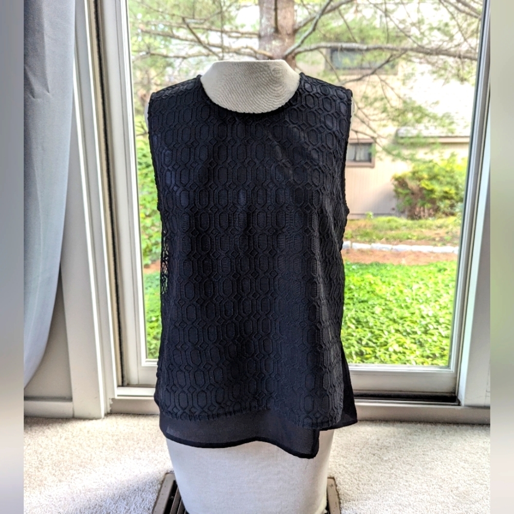 Banana Republic Geometric Pattern Sleeveless Blouse